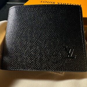 LV WALLET